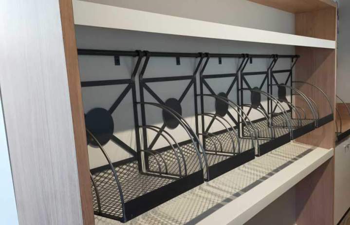 Mobilier métallique pour espace commercial Rennes